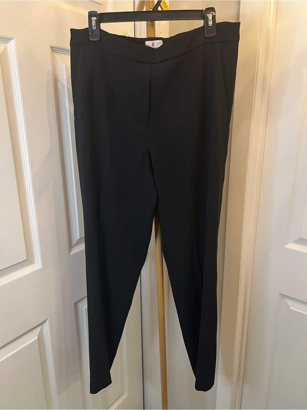 Babaton Black Skinny Pull-On Dress Pants